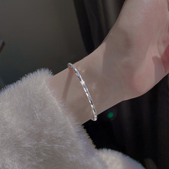 S999純銀の波がきらきらと輝くブレスレットの女性の中実の足の銀の腕輪の小さい大衆は設計して彼女の親友の誕生日のプレゼントを送ります。