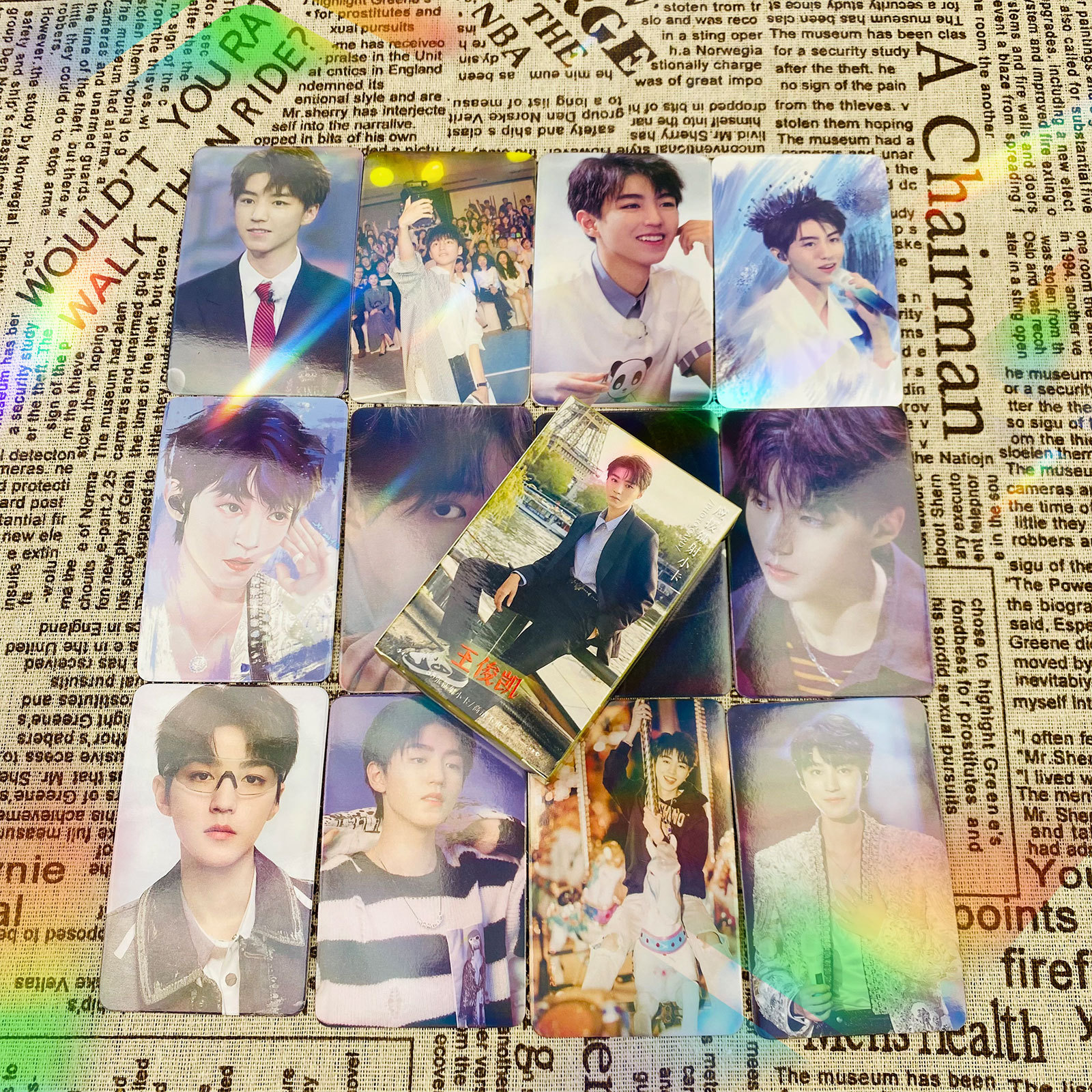 王俊凱鐳射小卡55張個人周邊三寸盒裝高清拍立得照LOMO卡生日禮物