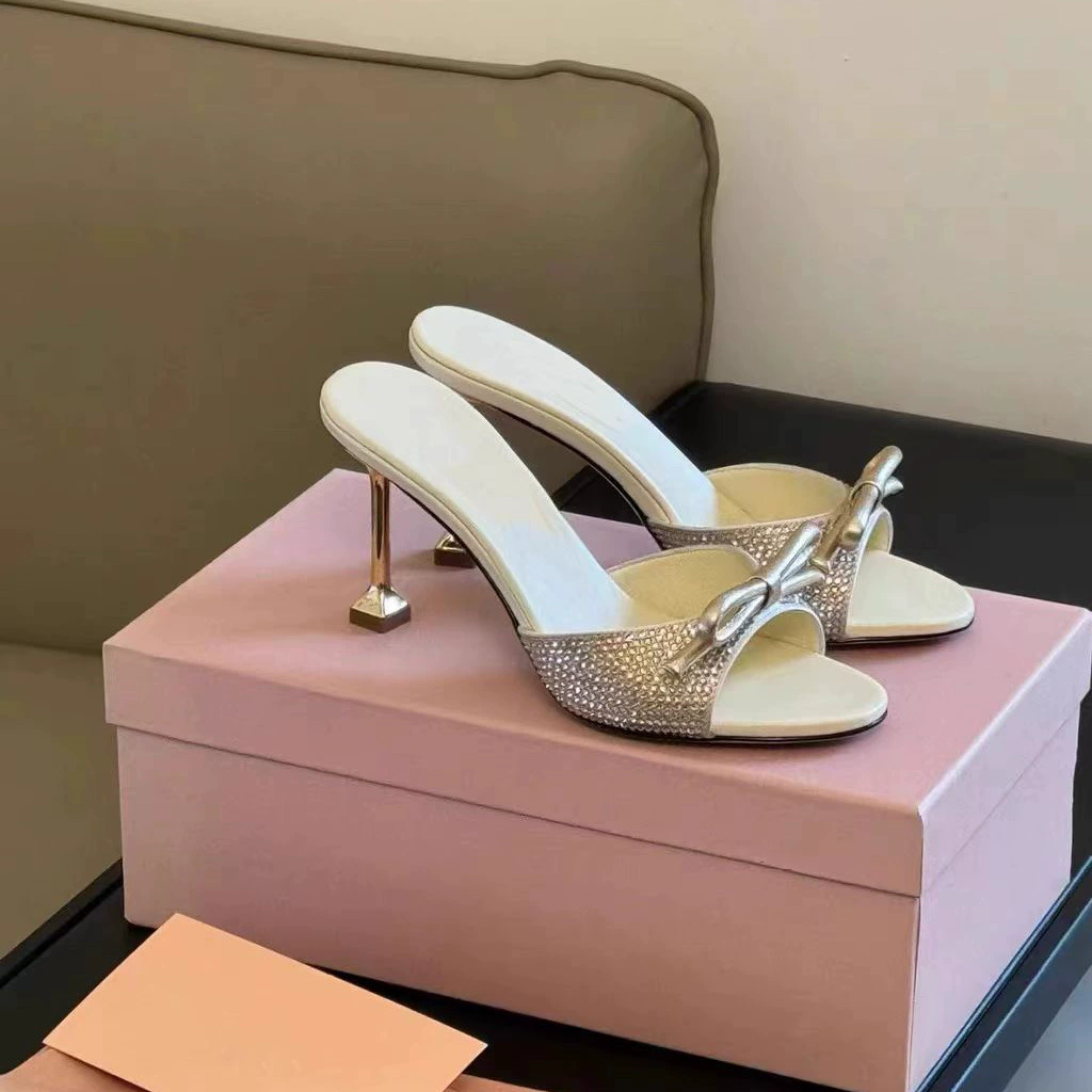 Женские босоножки с бантом и стразами, новинка лета 2026, черные, с круглым и открытым носком, элегантные, на высоком каблуке.