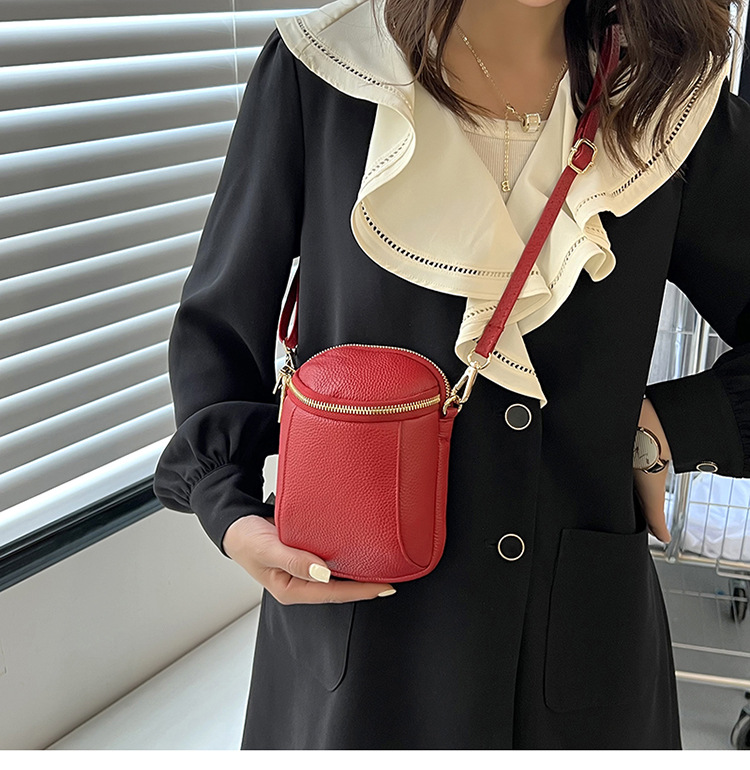 294g Weight Polyester Lining Material Sewing Thread Fashion Element Zipper Closure Type Single Shoulder Strap Strap Type Crossbody Bag Bags Type Casual Occasion Genuine leather Material Solid Color Pattern All Seasons Season Women's Gender Streetwear Style Shell Shape Women's Solid Color Genuine Leather Sewing Thread Zipper Phone Wallets 23