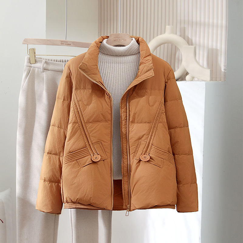 2024 새로운 짧은 다운 재킷 경량 느슨한 칼라 유행 세련된 작은 오리 다운 따뜻한 재킷