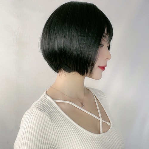 Factory source short hair one blade straight black high temperature silk internet celebrity same style short straight hair bobo head synthetic whole top wig 