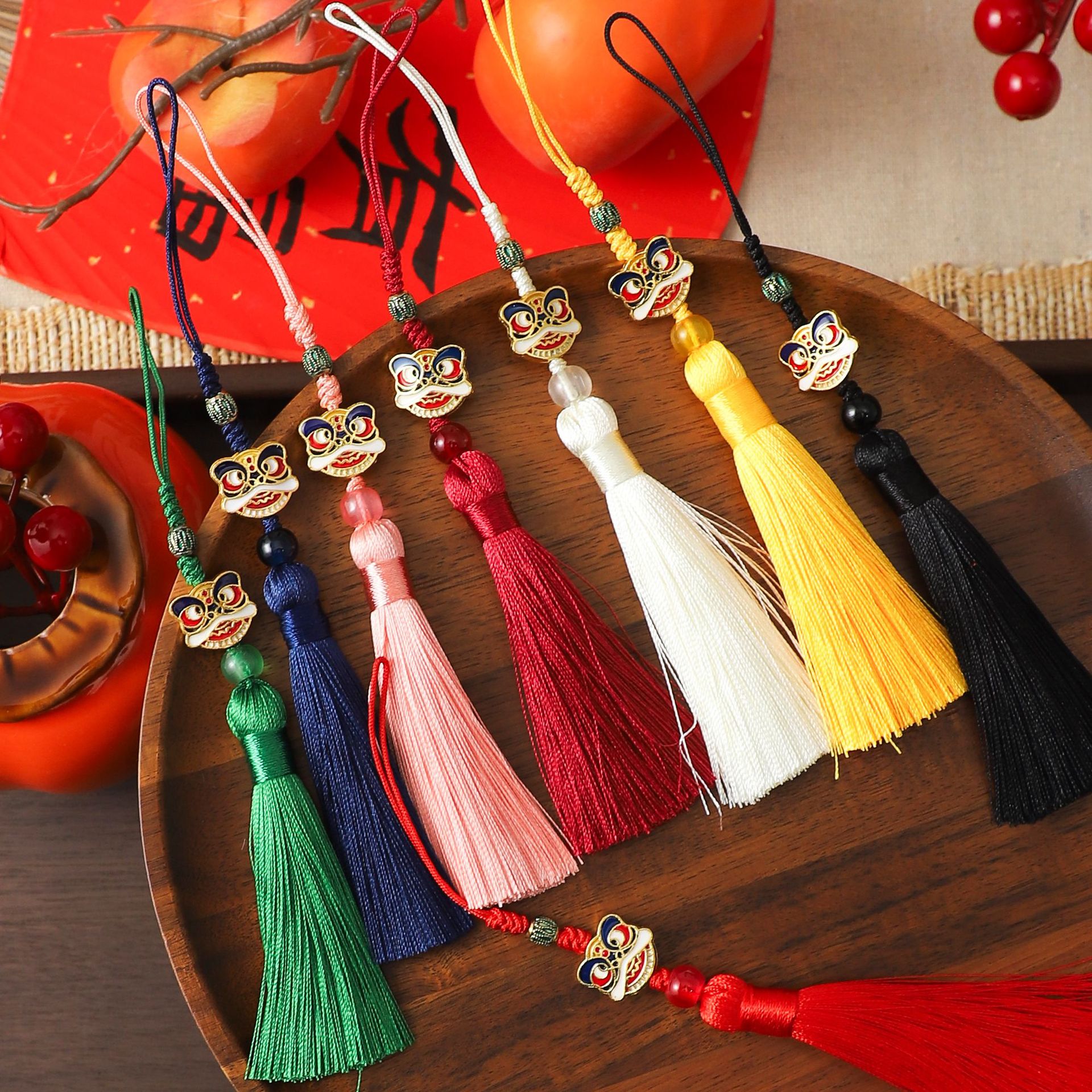 Año Nuevo despierta león bordilla colgante decoración del barril de la cena de Año Nuevo con flores DIY material floral colgante de seguridad