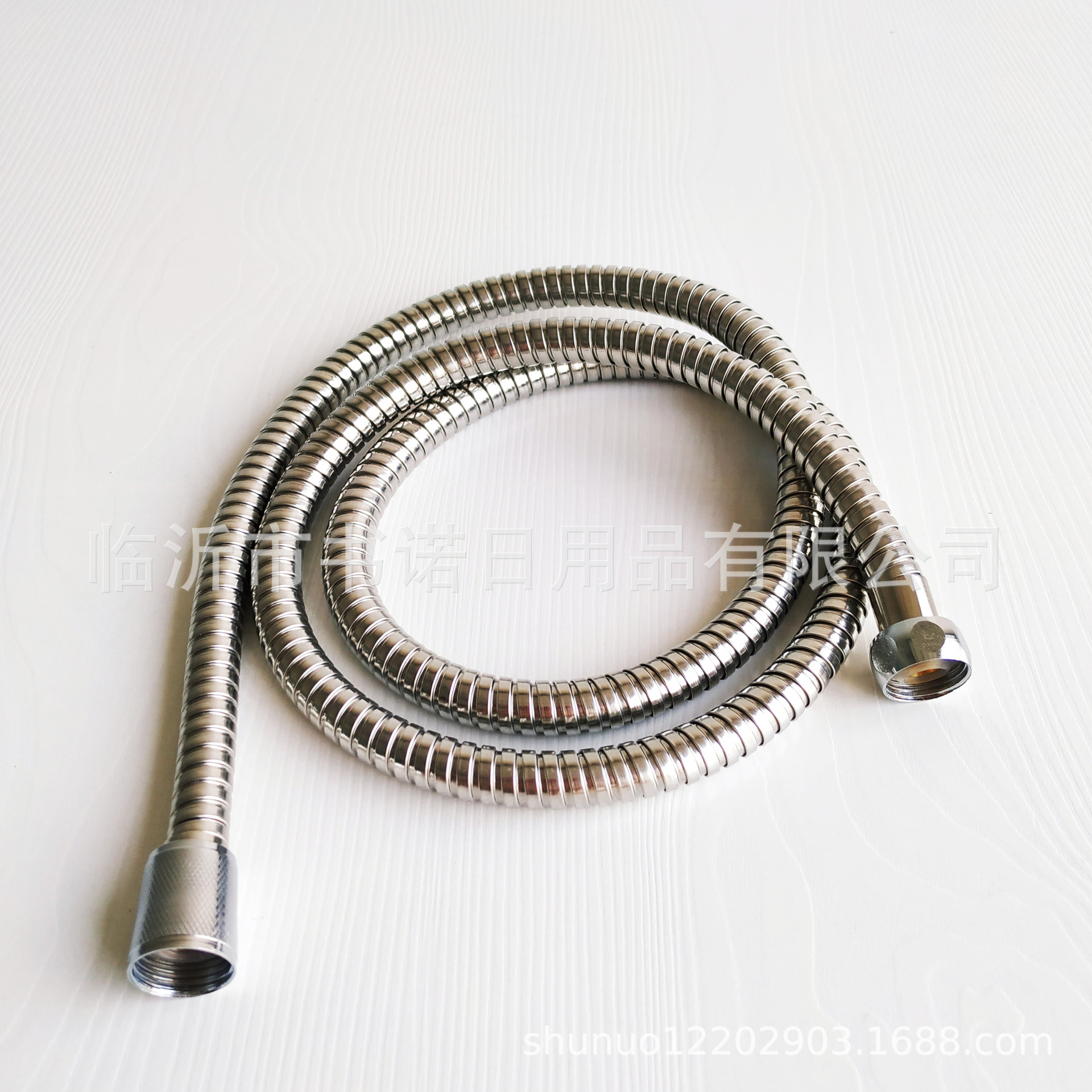 1.4-meter stainless steel shower hose, water heater, shower head set, 5-yuan store supply, shower head undefined