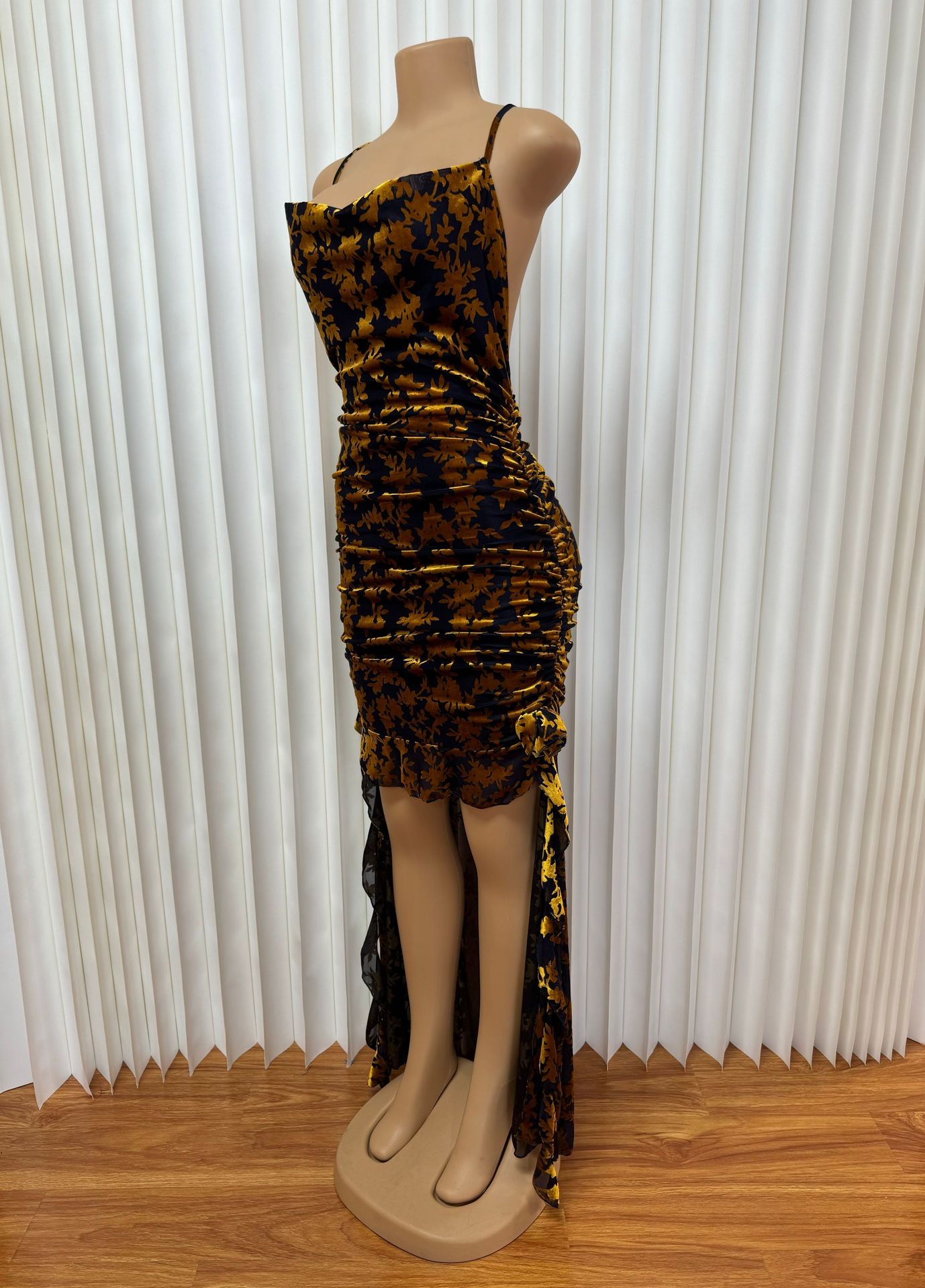 Women's Sexy Exposed Strap Low Cut Backpack Dress Hip Pleated Irregular New Style_ecoleips.com