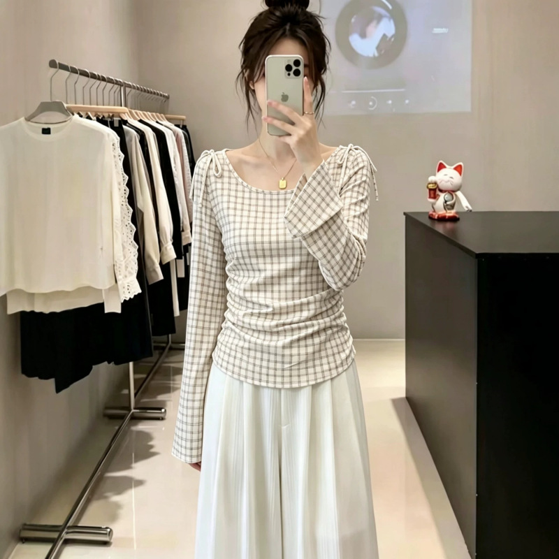 Korean-style boat neck plaid drawstring long-sleeve T-shirt, spring/autumn slim-fit waist-cinching ruched base shirt with bell sleeves Korean-style boat neck plaid drawstring long-sleeve T-shirt, spring/autumn slim-fit waist-cinching ruched base shirt with bell sleeves