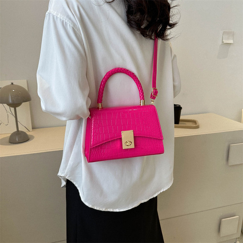 Casual portable crossbody bag this year's popular bag for women  spring new fashion simple shoulder bag commuter bag
