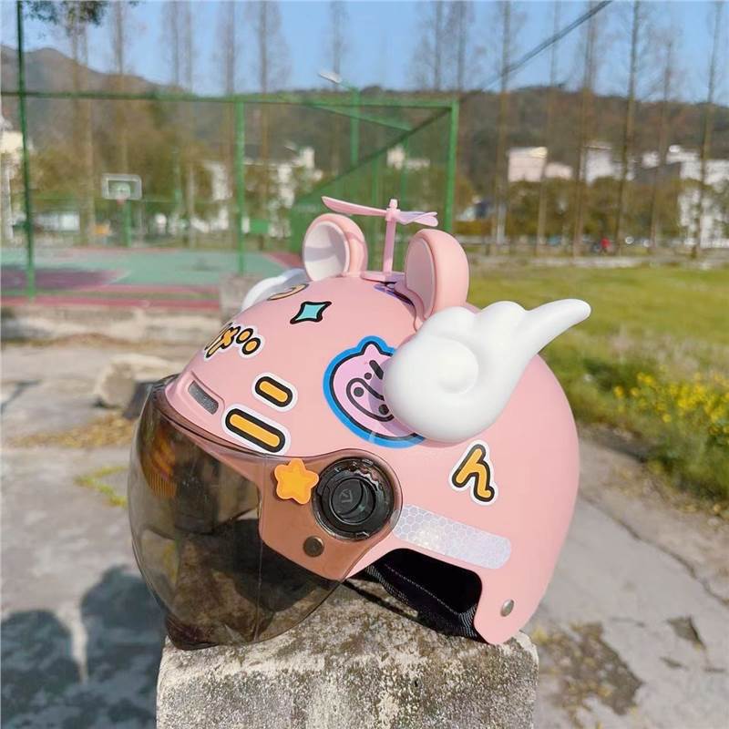 핑크 크레용 + 자외선 차단제 + 풍차 + 핑크 곰 귀 + 흰색 날개