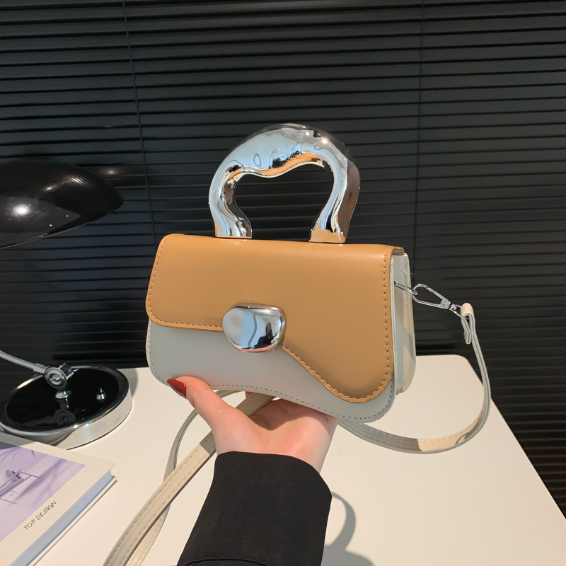 Color de empalme de caramelo 2024 verano nuevo estilo de moda simple ocio estilo extranjero bolso de hombro inclinado bolso de mujer