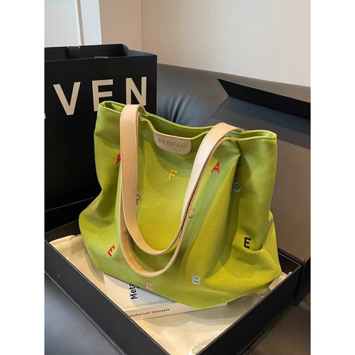 Large-capacity canvas bag for women, 2024 new fashion embroidered letter shoulder bag, fresh and clean student tote bag