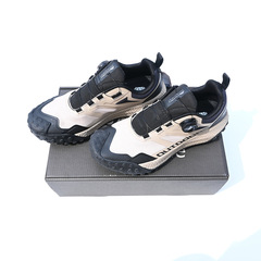 Traceable Bigfoot Y カナダ回転シングルバックルクロスカントリーランニングシューズハイキングシューズ耐摩耗性滑り止め 6636