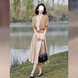 卡其色针织套装女2025春季新款气质韩版系带上衣缎面半身裙两件套