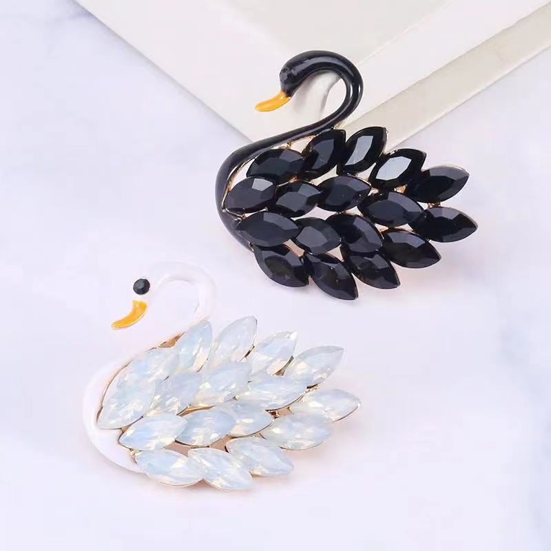 16g Weight Brooches Classification Elegant Pin Swan Alloy Diamond Women'S Brooches