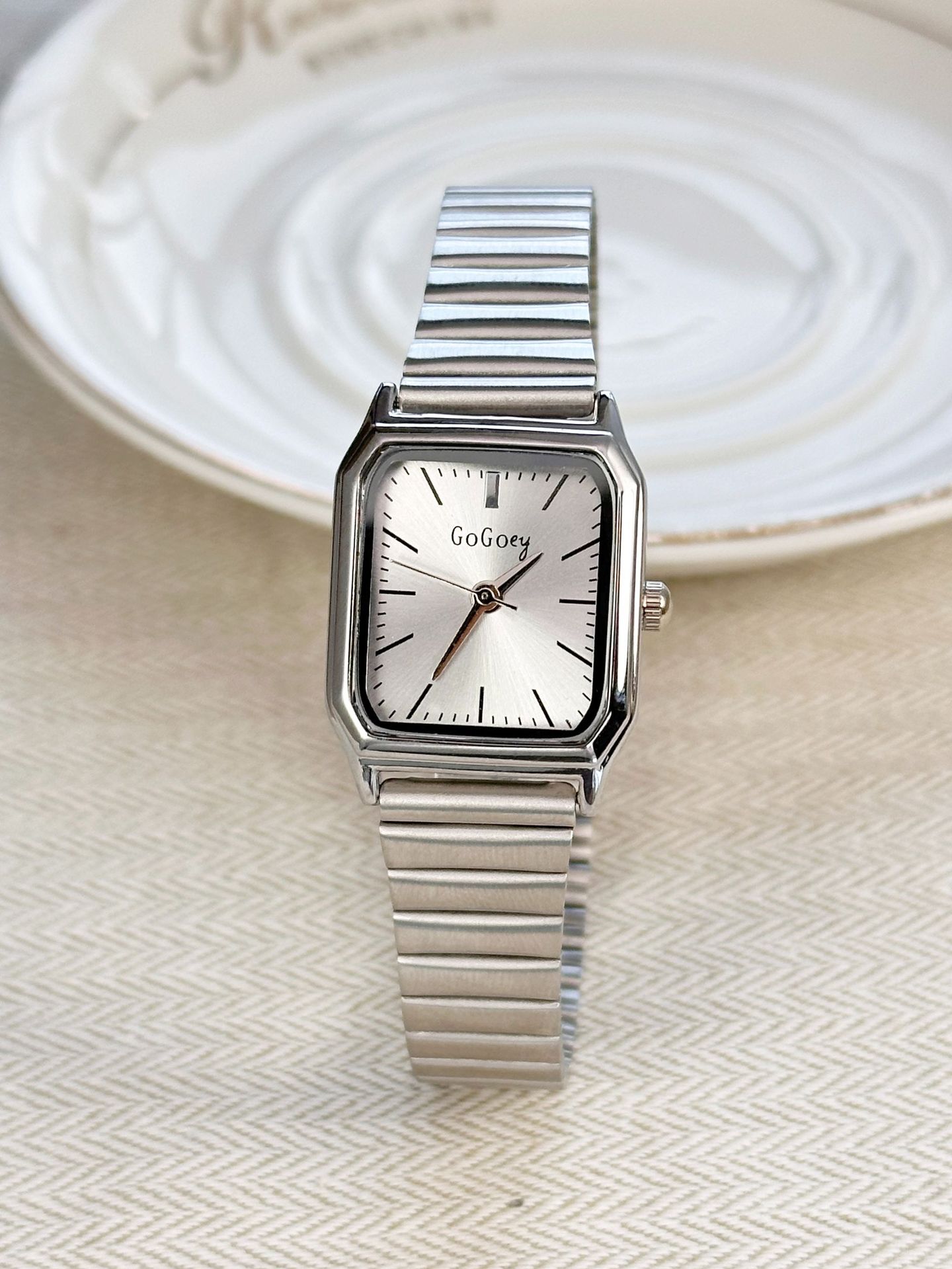 Square Dial Shape Daily Occasion Vintage Style Classic Style Geometric Concealed Buckle Quartz Women's Watches