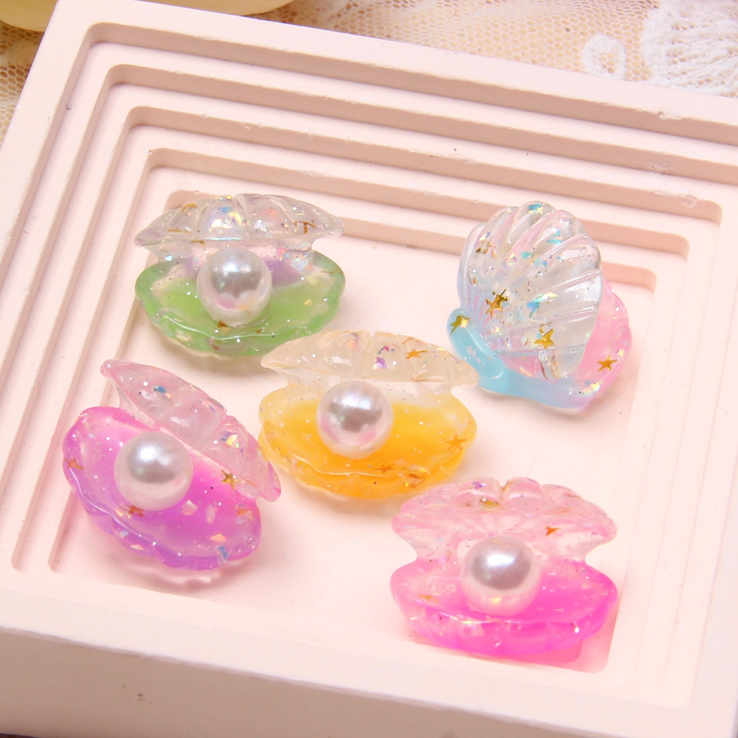 Gradiente tridimensional brillo simulación perla Shell accesorios de resina DIY teléfono móvil Shell Cros zapato hebilla aparcamiento signo Decoración