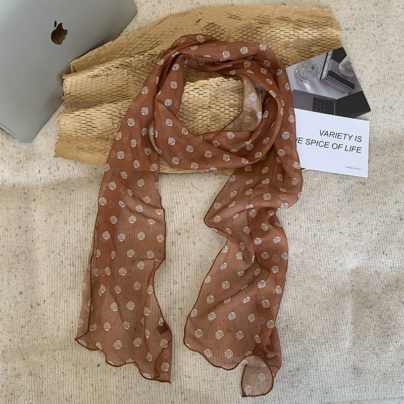 Marrón ondulado en agua