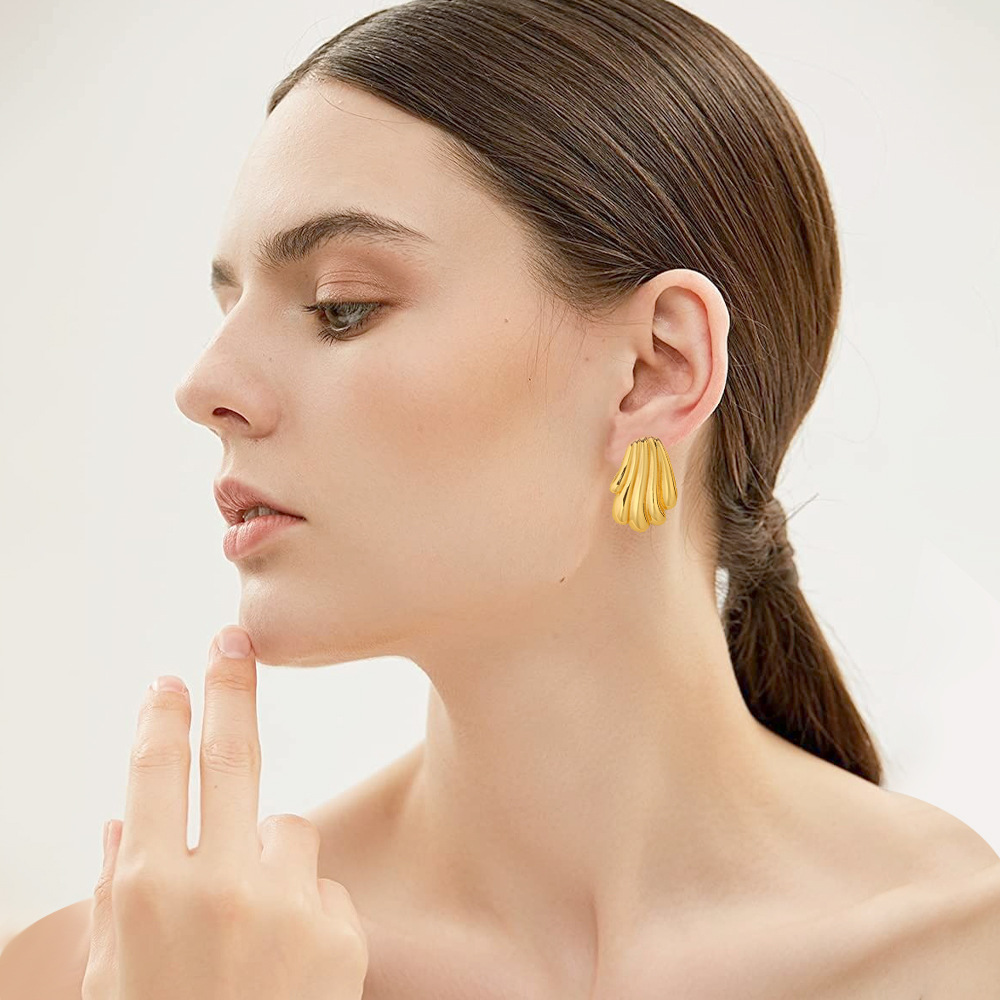 european-and-american-fashion-personality-niche-design-irregular-shell-earrings-copper-plated-real-gold-geometric-light-luxury-womens-earrings
