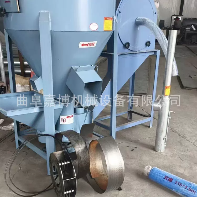 河南养殖户猪饲料搅拌机立式 饲料粉碎搅拌一体机自吸 300kg500kg