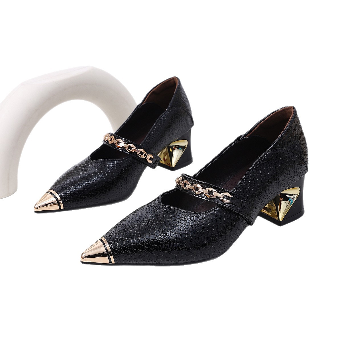 Women's Plus Size Pointed Toe Shoes Mid Heel Unique Heel Chain Design Spring New Style Export Available_voghion.com