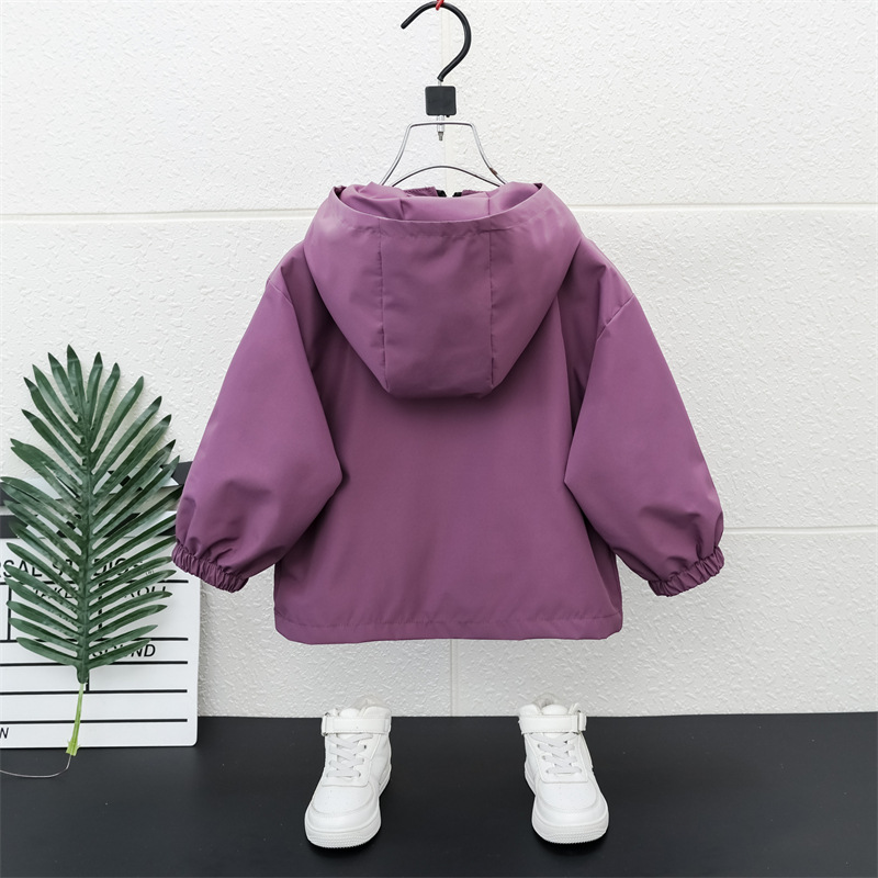 5879 Chaqueta de otoño para niños 2024 nueva gabardina con capucha para niños de moda bebé primavera y otoño salvaje estilo occidental
