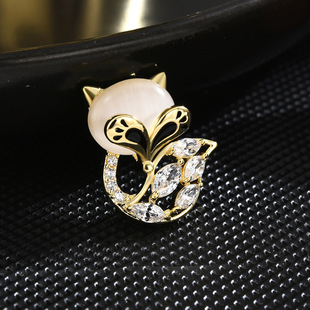 New Korean Style Cute Cat-Eye Fox Collar Pin Simple Elegant Small Pin Anti-Exposure Buckle Manufacturer Wholesale