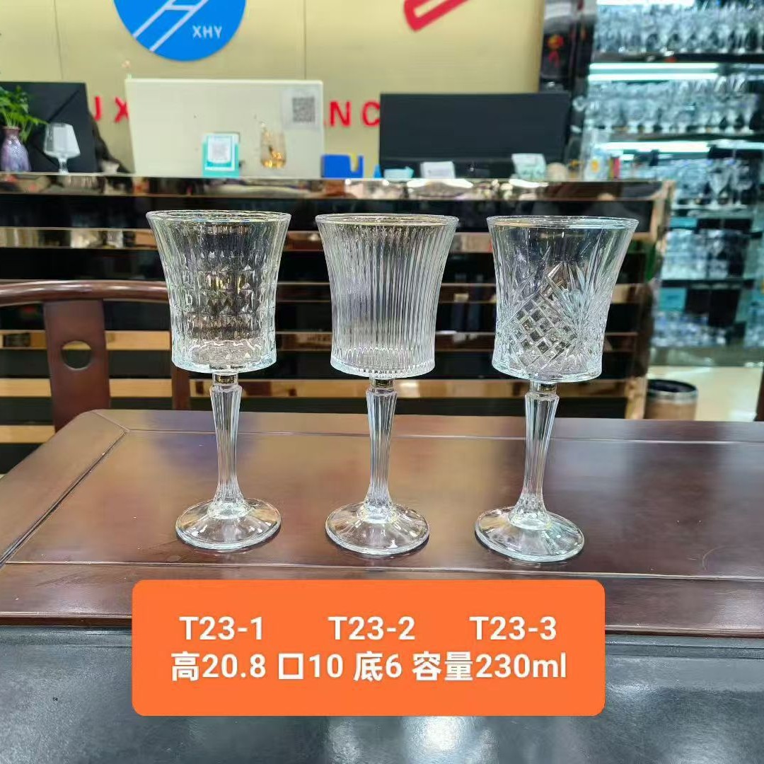 Vintage tazas de vino a rayas verticales tazas de vidrio de pie alto tazas de champán caseras europeas de alto valor de vino tazas de vino de fruta