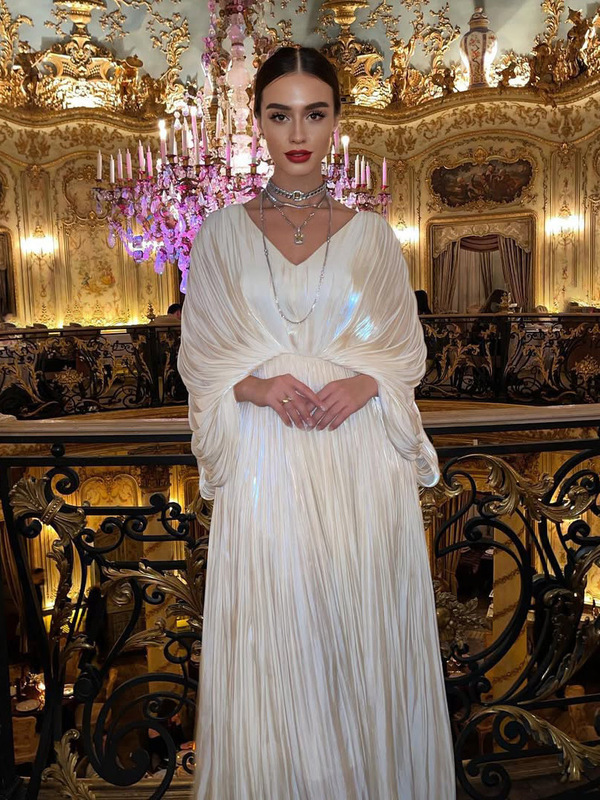 欧米のファッションの婦人服の純色のvネックのコウモリの袖のワンピースの中東のドバイのサウジアラビアのアンドロメダの長いスカートのフランスのスカート|undefined