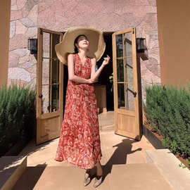 法式红色碎花连衣裙子女早秋季2026新款川西新疆原旅游度假长裙