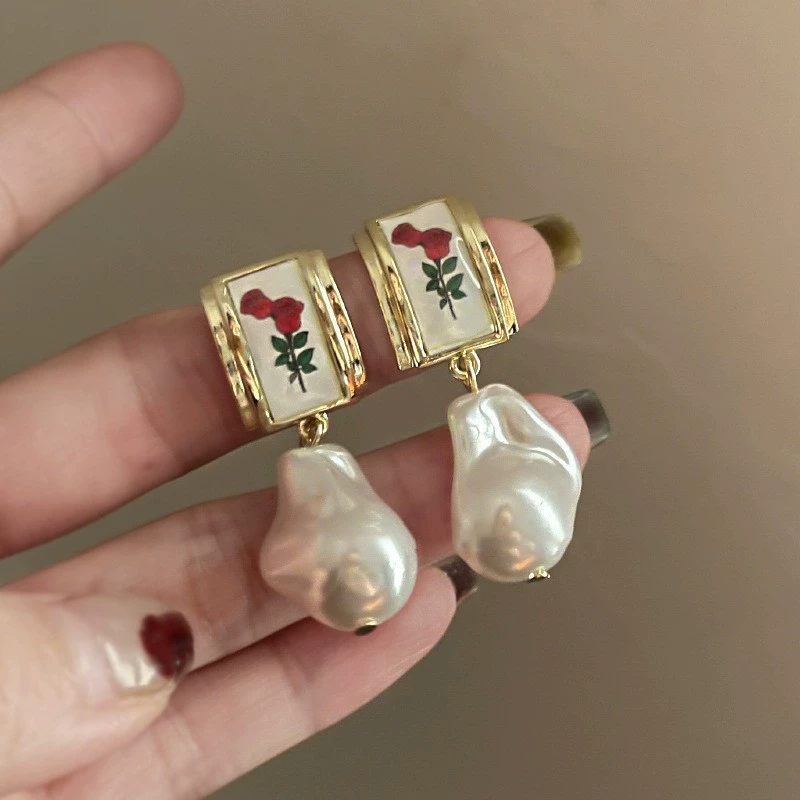 Серьги, серебряная игла 925, жемчужина и циркон floral ретро европейский стиль, лёгкий 0.036 кг