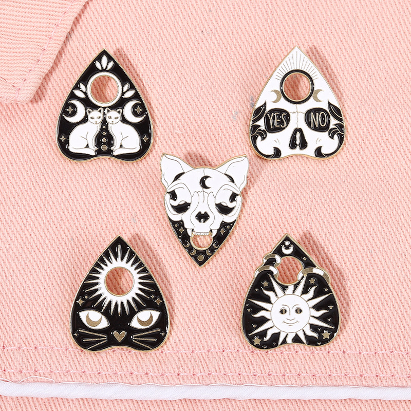 Fashion Heart Shape Alloy Stoving Varnish Metal Brooches display picture 3