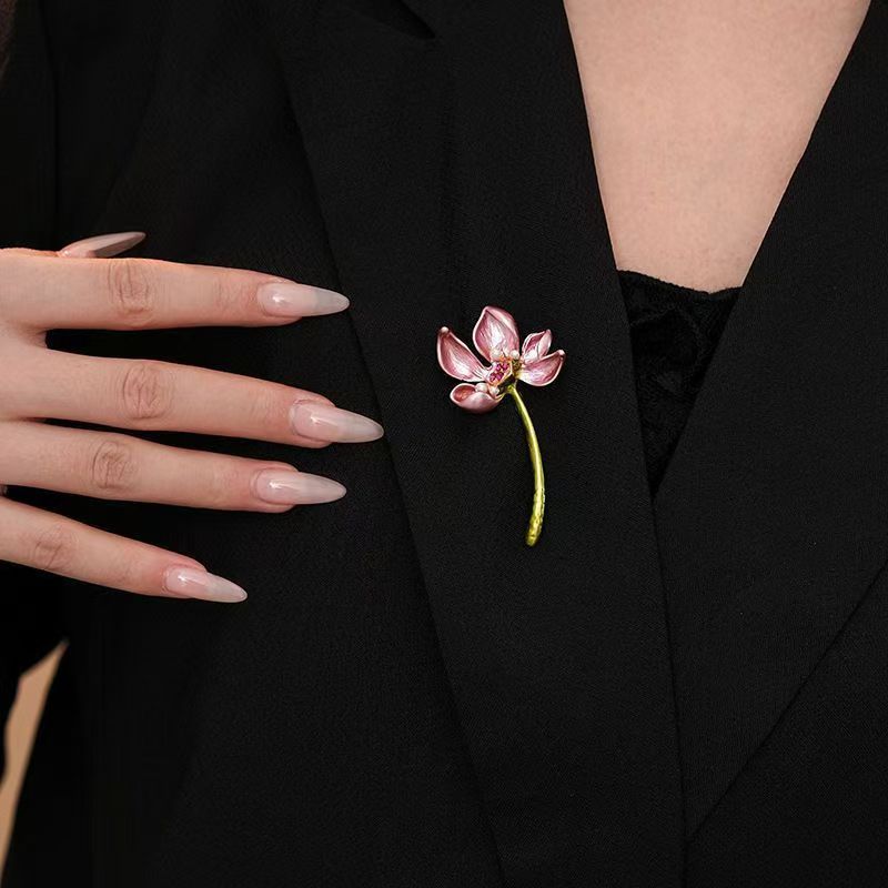 (2개) 골동품 로터스 브로치 하이 엔드 여성 틈새 디자인 센스 내셔널 스타일 클래식 우아한 코세이지 우아한 핀 의류 액세서리