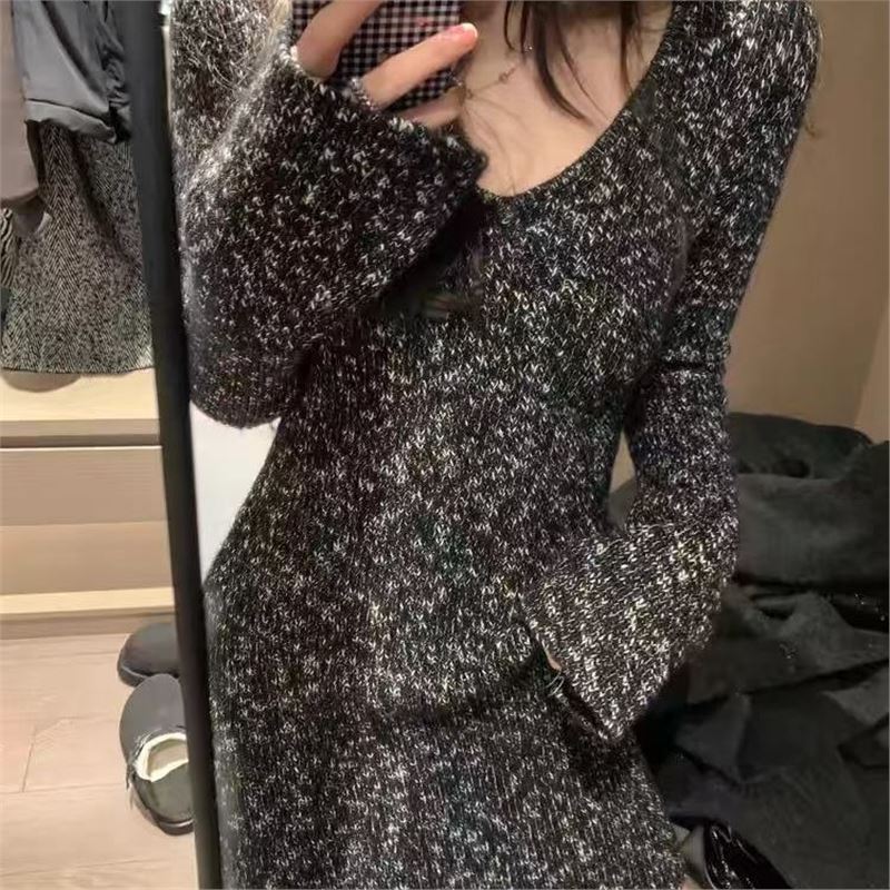 2025【秋日浪漫】杂色v领针织裙秋季气质修身内搭包臀连衣裙