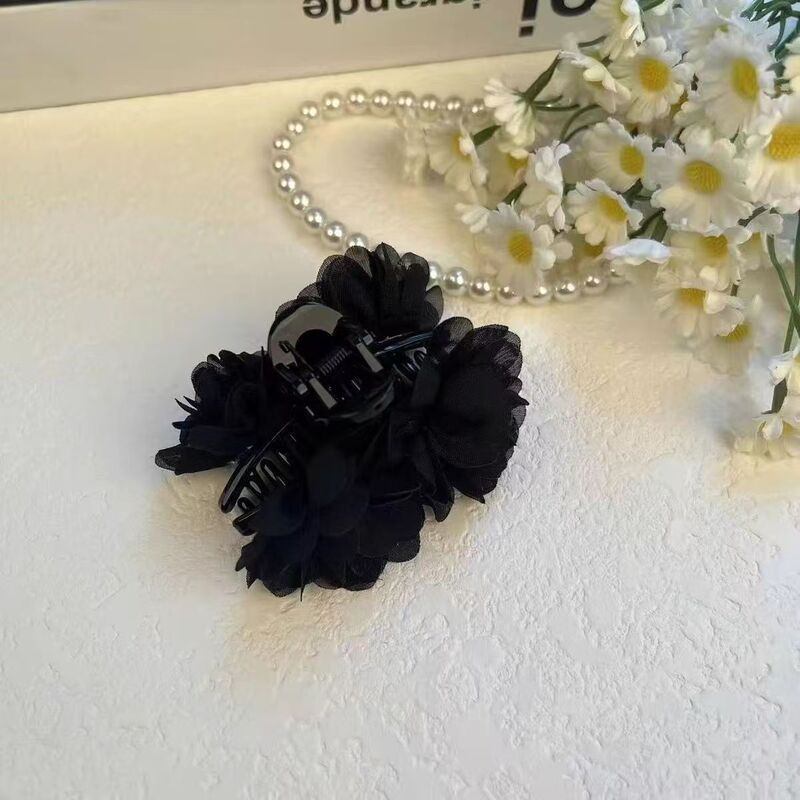 Bright and Alluring -~Yi Mengling's Same Style Red High-End Three-Dimensional Rose Flower Hair Clip, Atmospheric Shark Clip