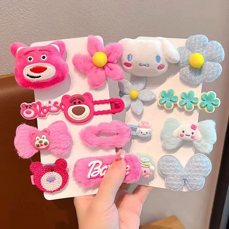 Nuevo Otoño e Invierno de felpa horquilla de dibujos animados niña horquilla lindo fresa oso accesorios para el cabello de los niños traje tocado accesorios para el cabello