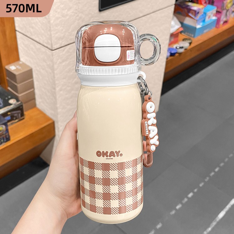 Taza de aislamiento térmico para niñas de alto valor facial, taza de agua de paja de gran capacidad, 2026 nuevo tipo de taza de aislamiento infantil especial para estudiantes escolares