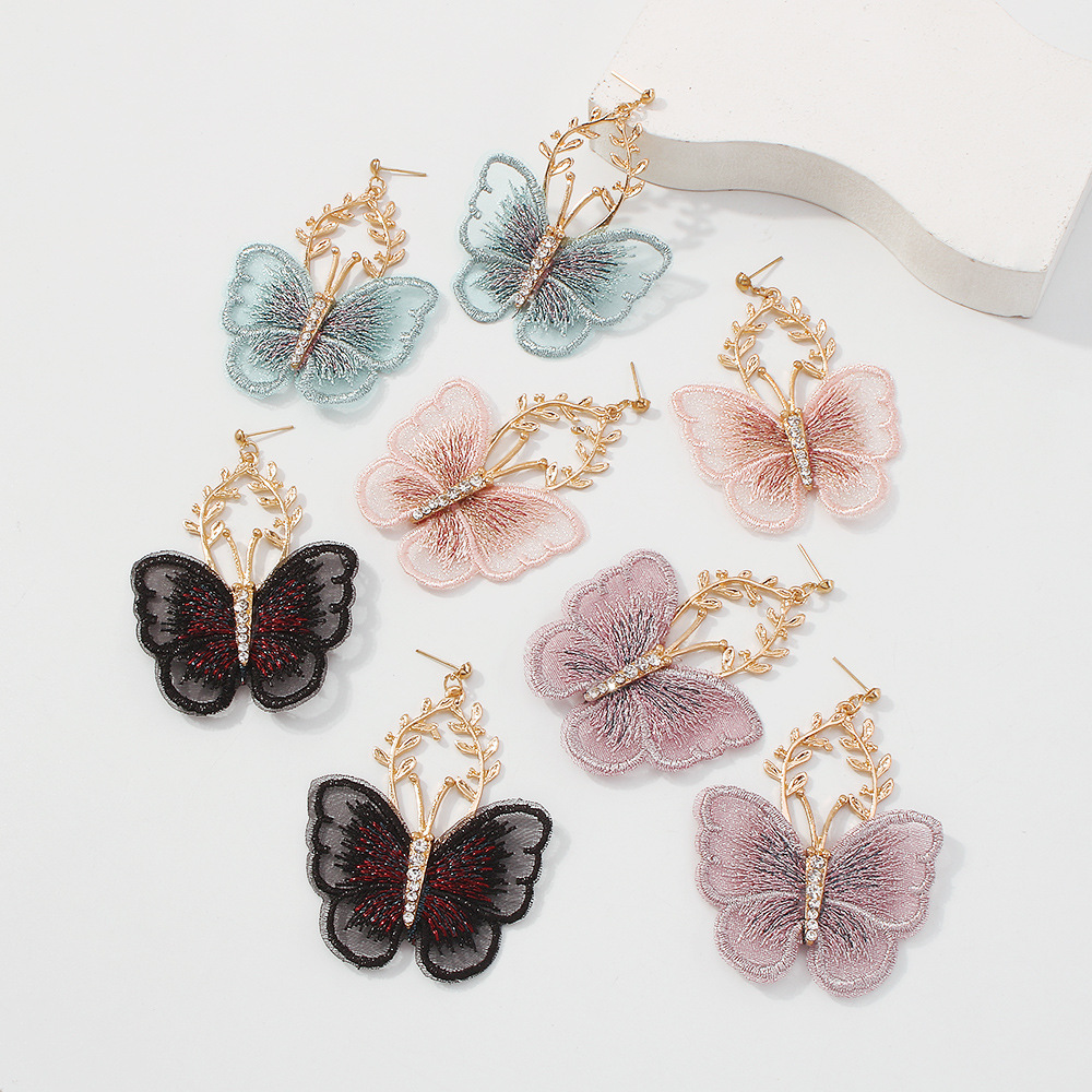 Vintage Creative Embroidery Butterfly Alloy Earrings display picture 1