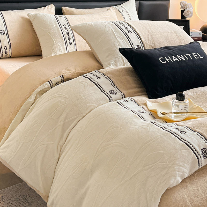 Luz lujosa sensación de alta calidad de leche cama de cuatro piezas en otoño y invierno engrosado cama de coral de doble cara cama de cama de cama de cama de cama