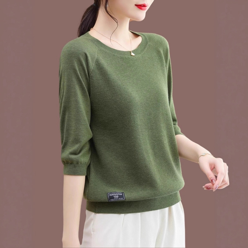 High-End Versatile Early Spring and Autumn Three-Quarter Sleeve Knitted Top for Women, Loose-Fitting Thin Wool Base Layer with Mid-Sleeves