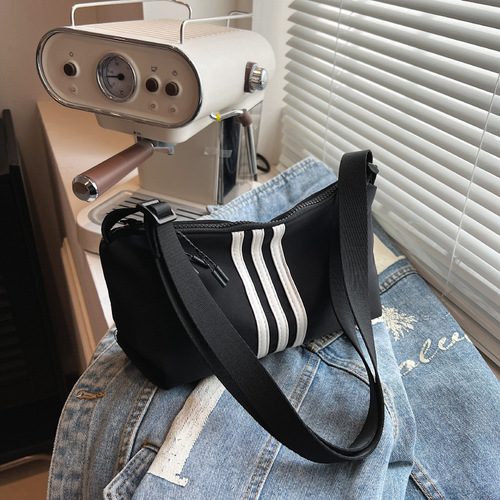 Summer fashion trendy sports style small square bag for women new  summer sweet cool hot girl style textured crossbody bag