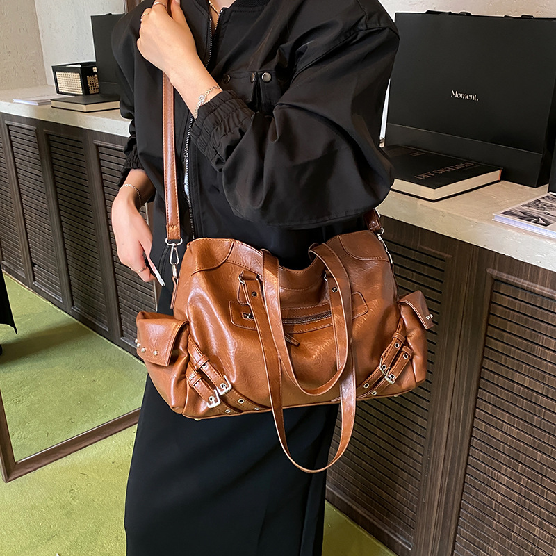 Nicho coreano Zhongyuan locomotora bolsa de mano europea y americana chica caliente bolsa de mano mujer gran capacidad de viaje mochila de hombro