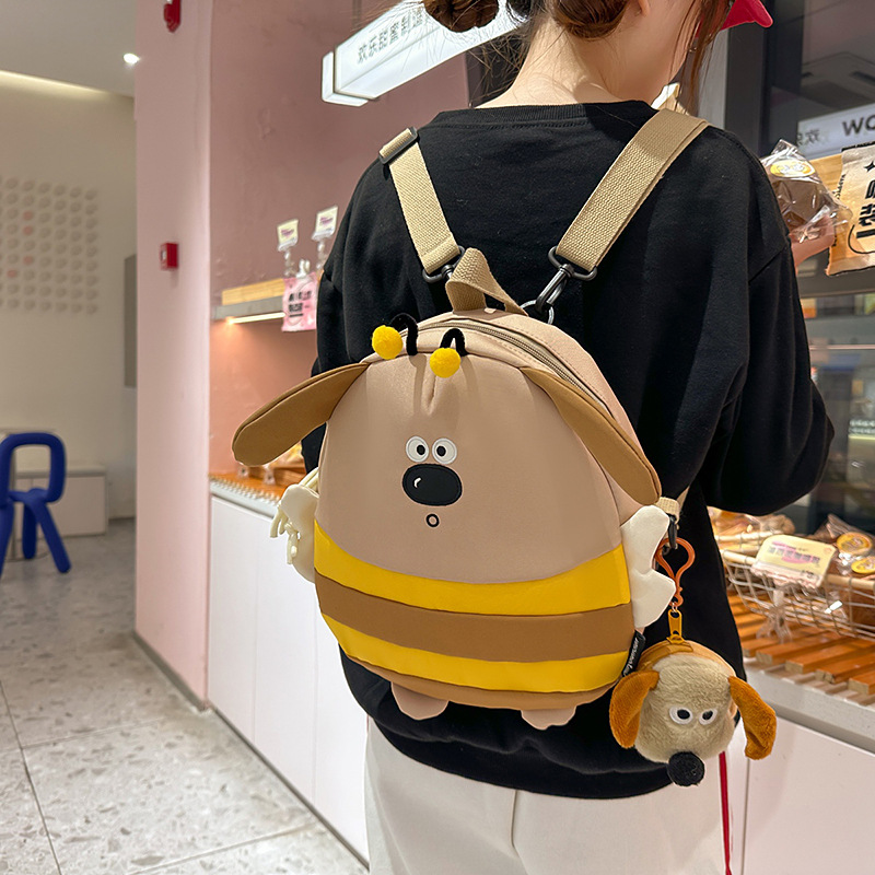 Mochila encantadora de dibujos animados de gran capacidad 2026 nueva mochila de viaje de damas personalidad de la mochila de estudiantes ligera