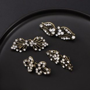 Exquisite high-looking silk scarf buckle dinner eye-catching small lightweight collar clip fashion new clothing accessories