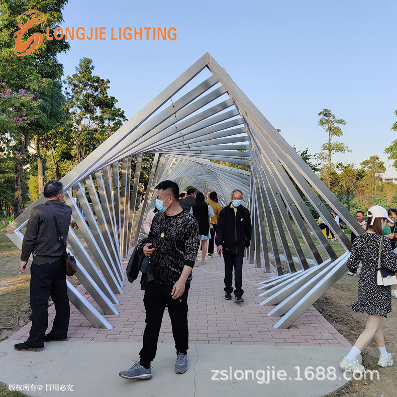 ��4.7�� ��3.5�� �����ȫ��ʱ�������ƾ�����԰�㳡���Ȼ����Χ