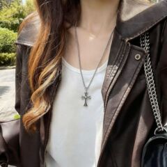 银色十字架项链女2025新款秋冬长款钛钢毛衣链小众高级卫衣链配饰