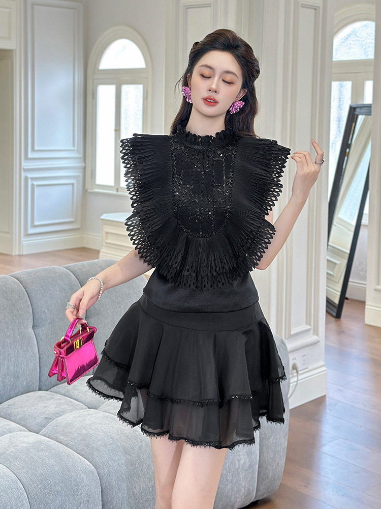 Áo sơ mi nữ kiểu Pháp đính hạt nặng xếp nếp ôm dáng — đen
