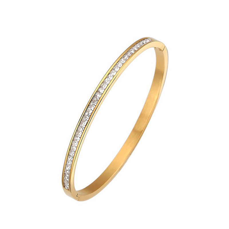 Diamond Inlaid Titanium Steel Bracelet With Square Cut Detail_voghion.com