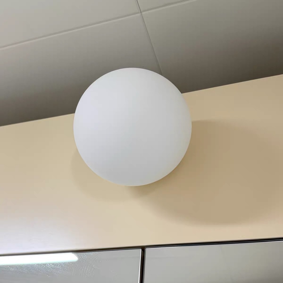 Lámpara de pared esférica dormitorio cabezal de cama sala de estar decoración entrada de pared lámpara de atmósfera de vidrio lámpara de pared escalera minimalista