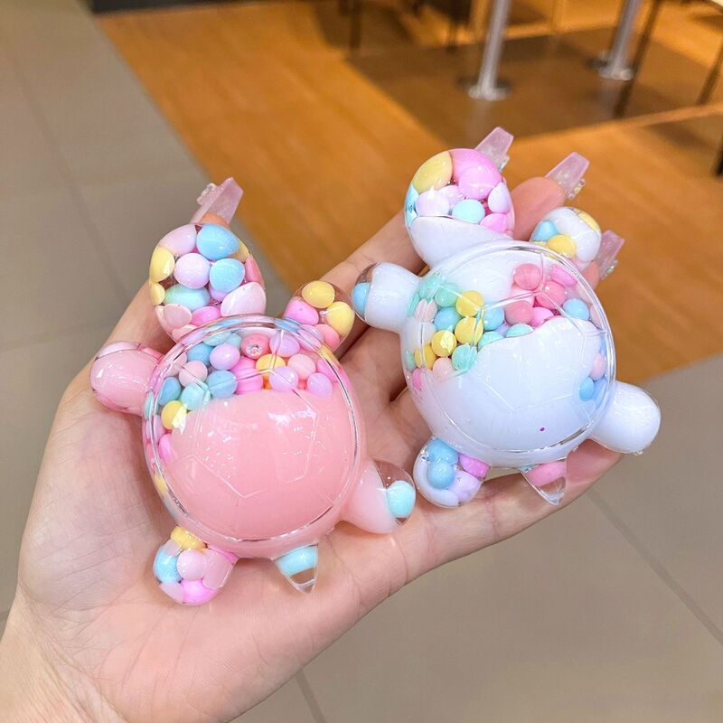 New Creative quicksand turtle key chain decoration acrylic Macaron color flow color beans liquid large turtle table