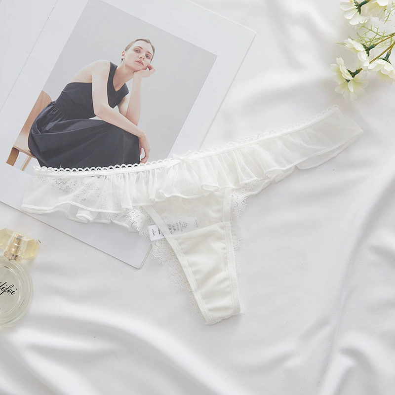 Тонгниж panties? 'Thong Panties, Lace Low-Waist Sheer T-Back, Lightweight Transparent Ruffle, Sizes M–L' -> Трусики-стринги, кружевные, низкая талия, прозрачный сзади в виде T-образной линии?