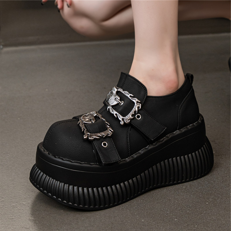 2025 nueva marca de moda caliente con base gruesa cabeza redonda dulce y cool zapatos de mujer punk muffin zapatos deportivos japoneses casuales